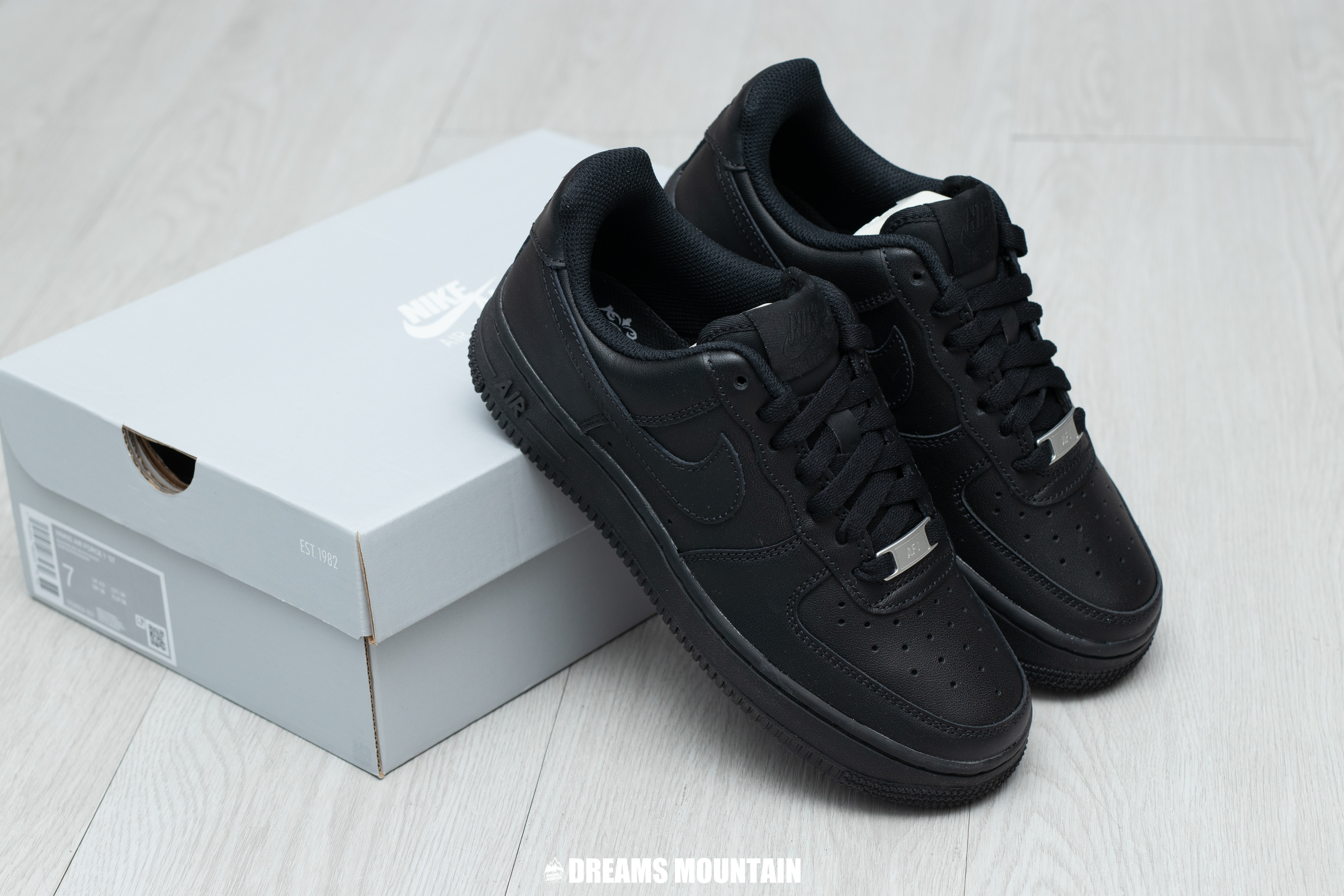 【預訂】Nike Air Force 1 07"TRIPLE BLACK"全黑-WOMEN
