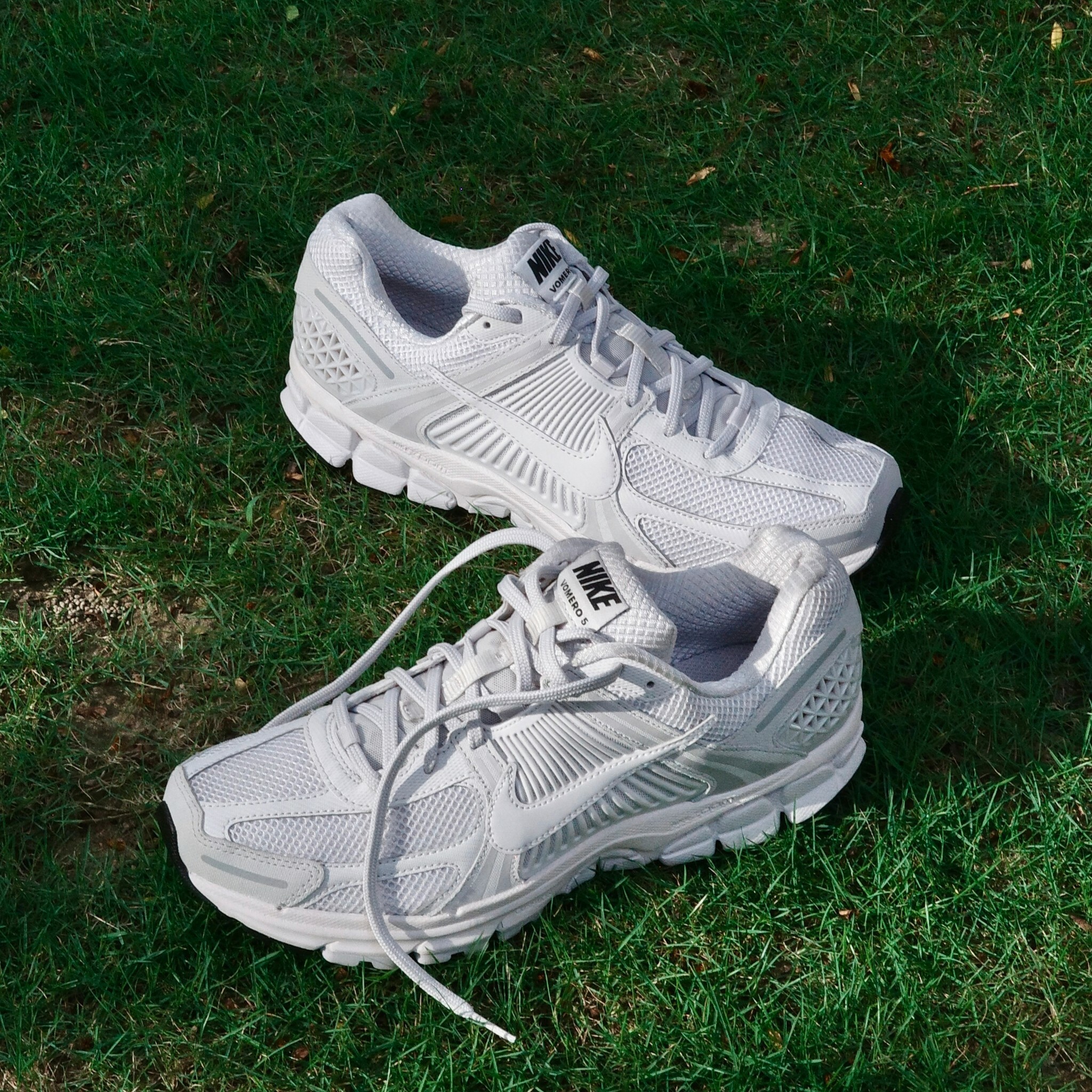 Nike air zoom vomero 5 全白 灰白 復古 老爹鞋 休閒跑鞋 健身訓練鞋 復古慢跑鞋 (BV1358-001)