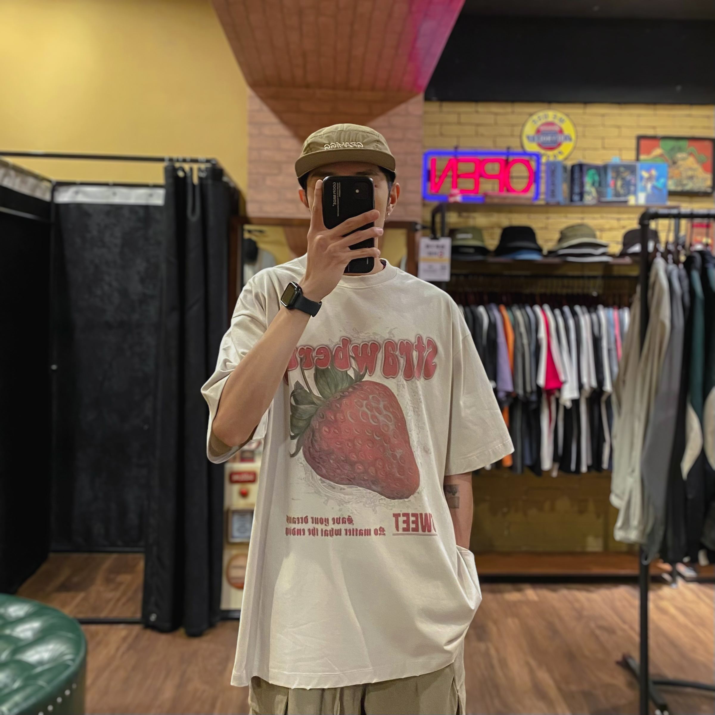 230g小破壞領草莓圖TEE