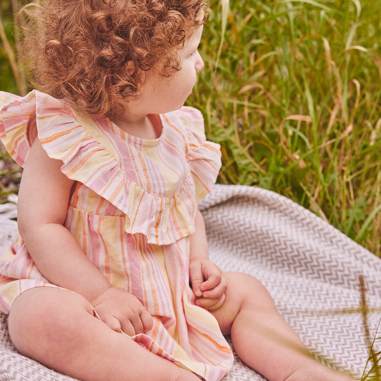 〖 Hust & Claire 〗粉黃條紋荷葉領洋裝