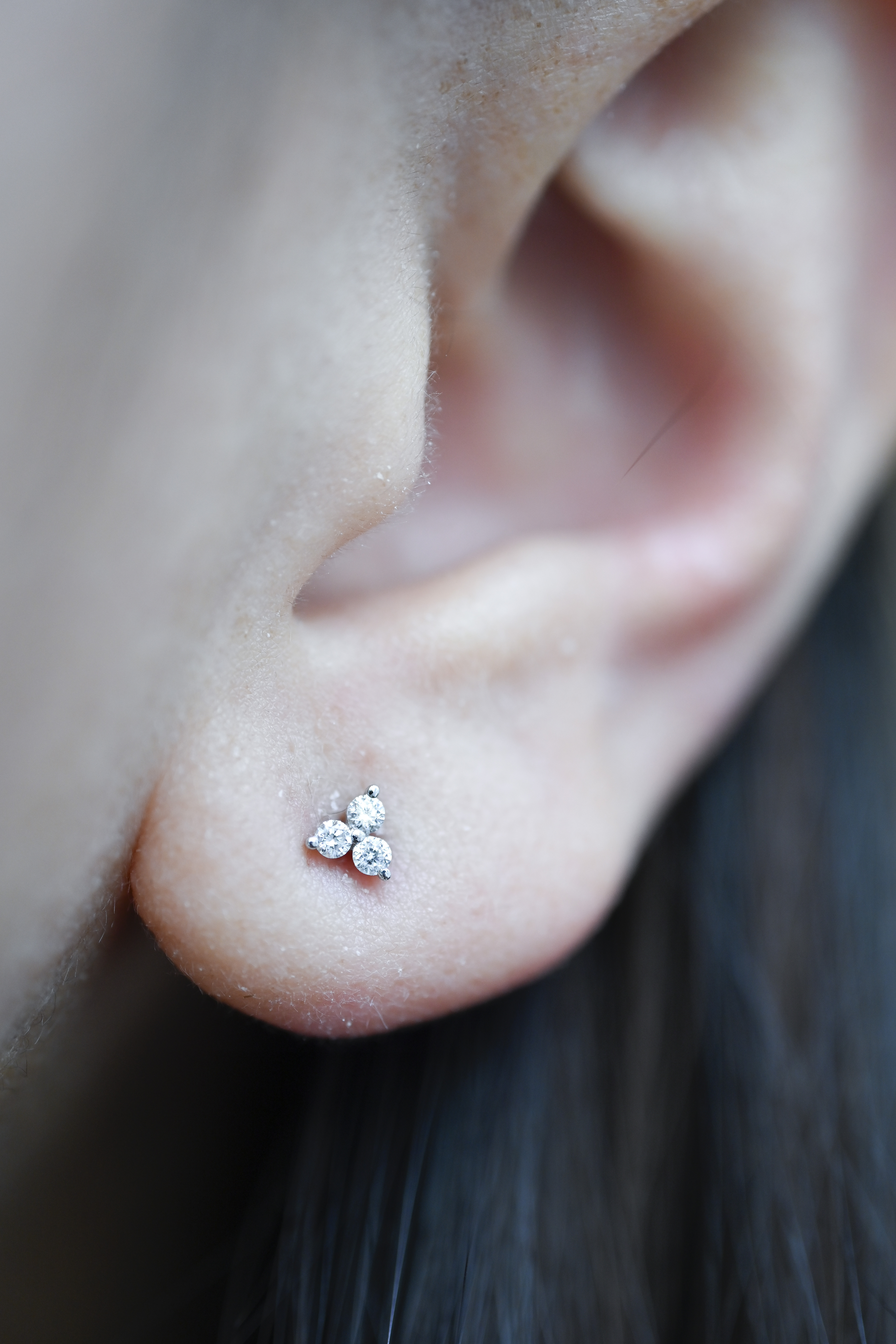 18K Lugar Diamond Earring