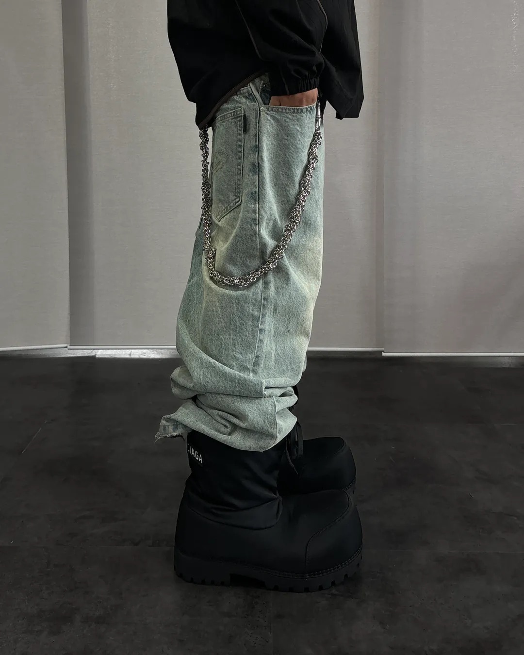 OPO DESIGN 復古水洗闊腿牛仔褲