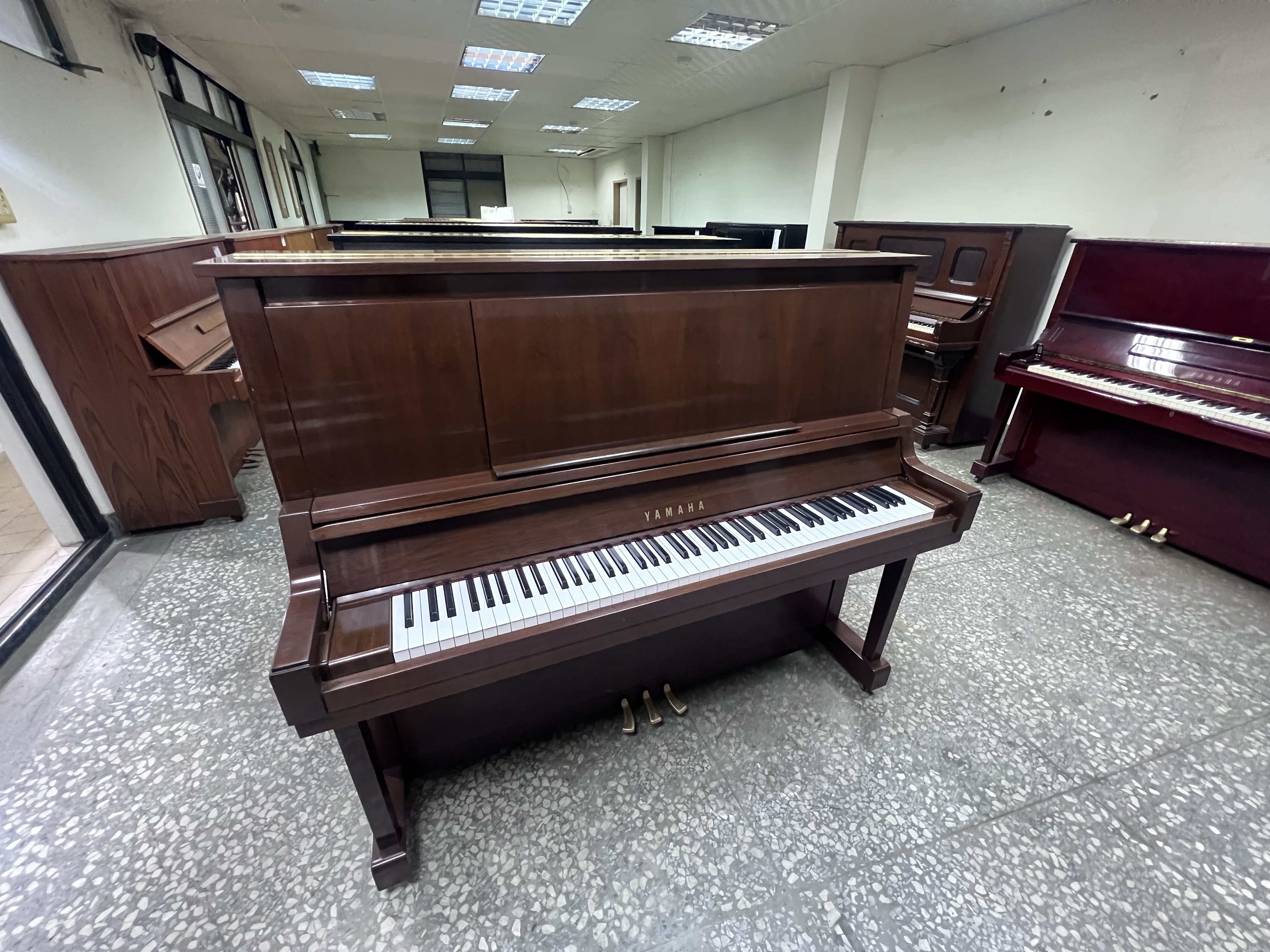 《感謝蘆洲 許小姐訂購 》山葉 YAMAHA YU30 原木 大譜架 演奏式 高檔琴 中古鋼琴 二手鋼琴 漢麟樂器 鋼琴店 百台現貨