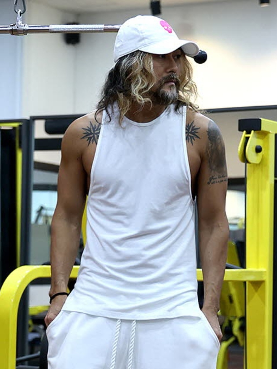 (韓國限時特價) 肌肉版型層疊式剪裁背心