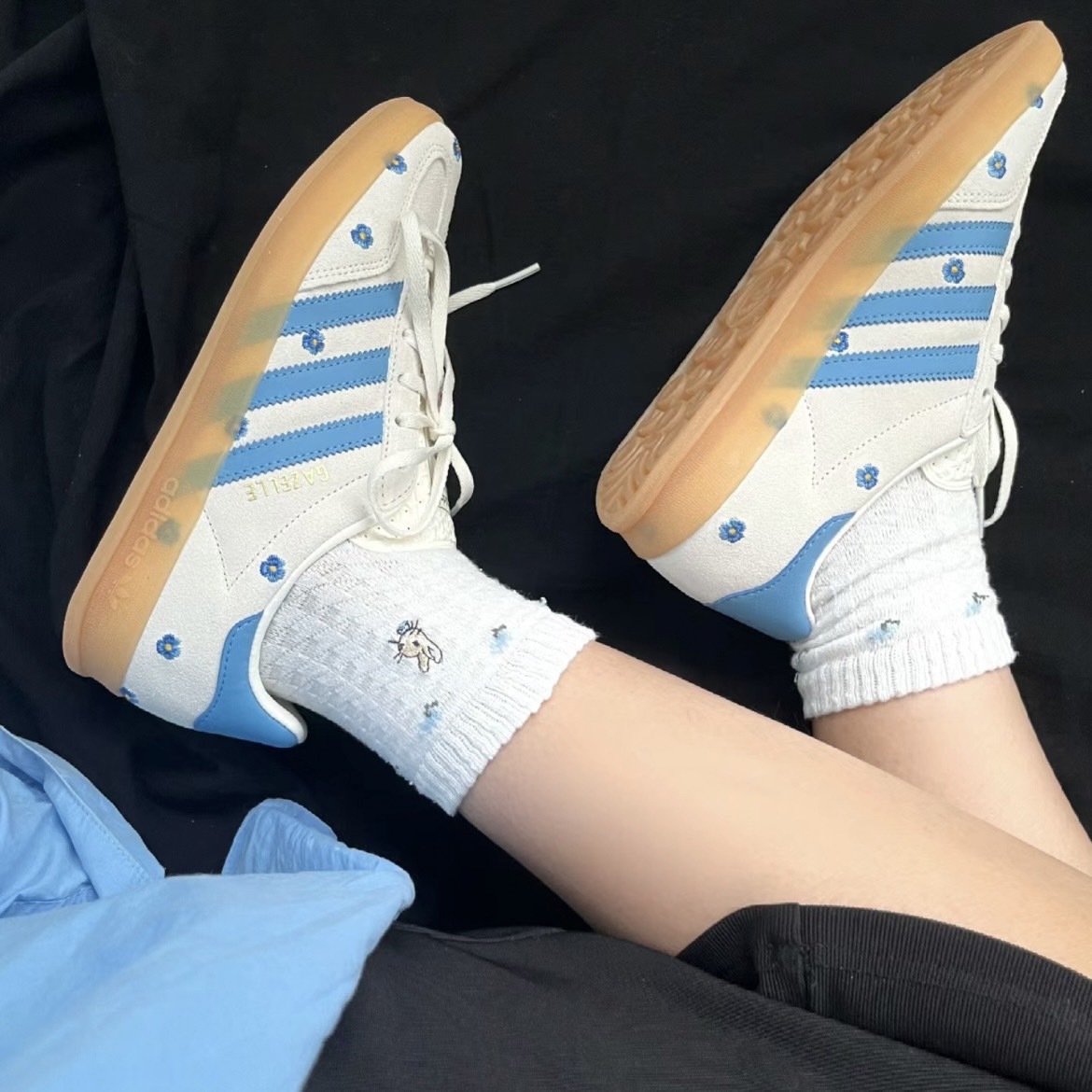 Adidas Originals Gazelle 焦糖底 麂皮 復古 刺繡 小花 藍白