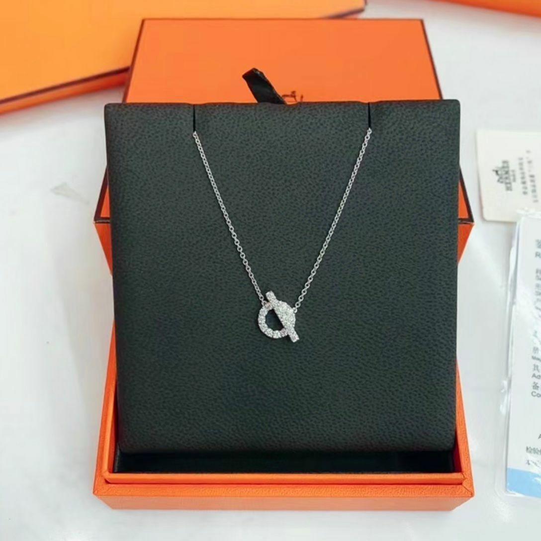 全新Hermes NECKLACE , 18K/750白金/鑽石 (17D0.46ct), Finesse Pendant, 愛馬仕小Q項鍊, #BRAND NEW #香榭站正品