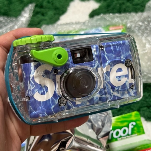 [特價售出無退換] Supreme 24SS x Fujifilm Waterproof Camera 防水 底片相機【SUP633】