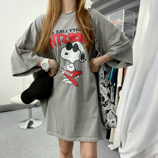 搖滾明星着色寬鬆短袖T恤