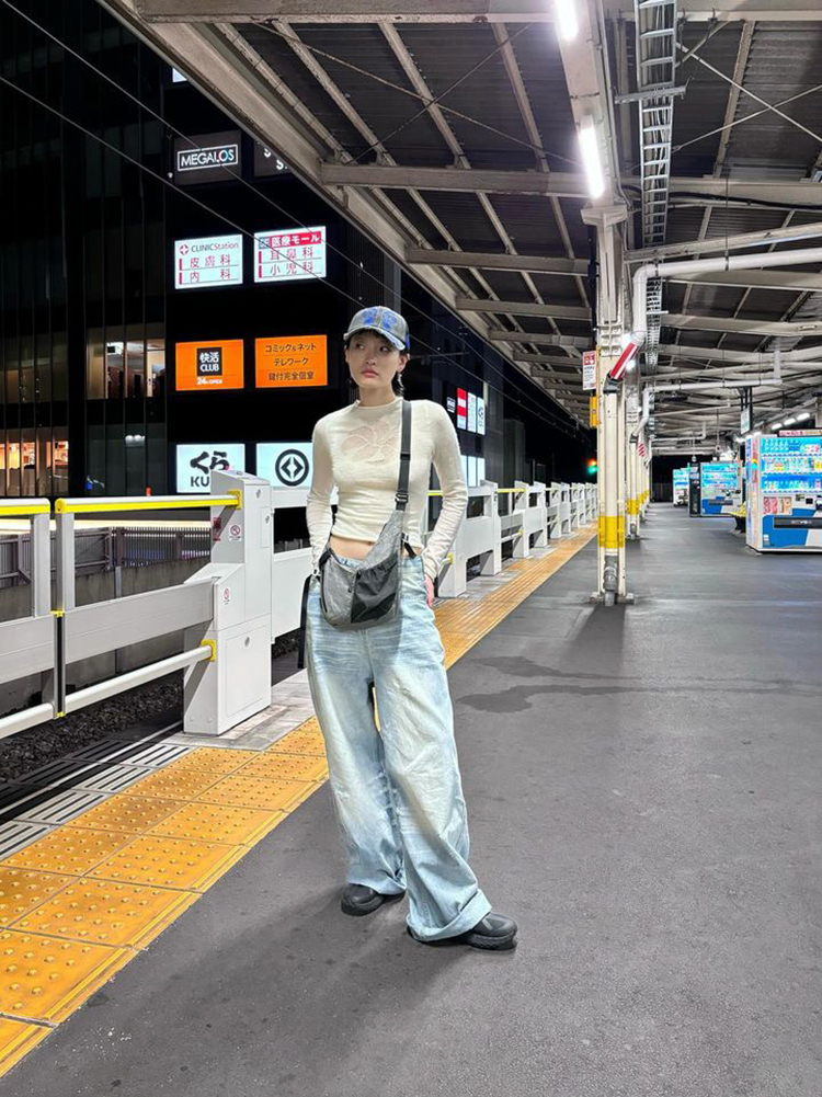 水洗破損牛仔褲