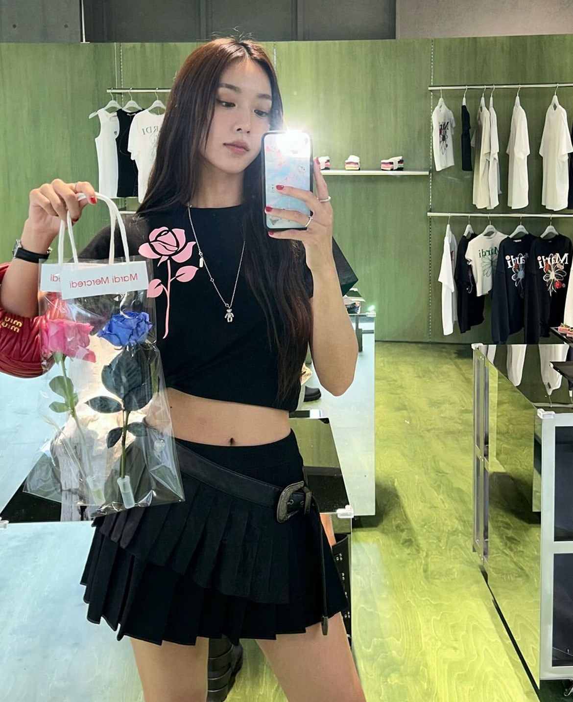 【Mardi Mercredi】SLIM TSHIRT UNE ROSE READY STOCK IMPORT | Mardi Mercredi Slim Tshirt Une Rose