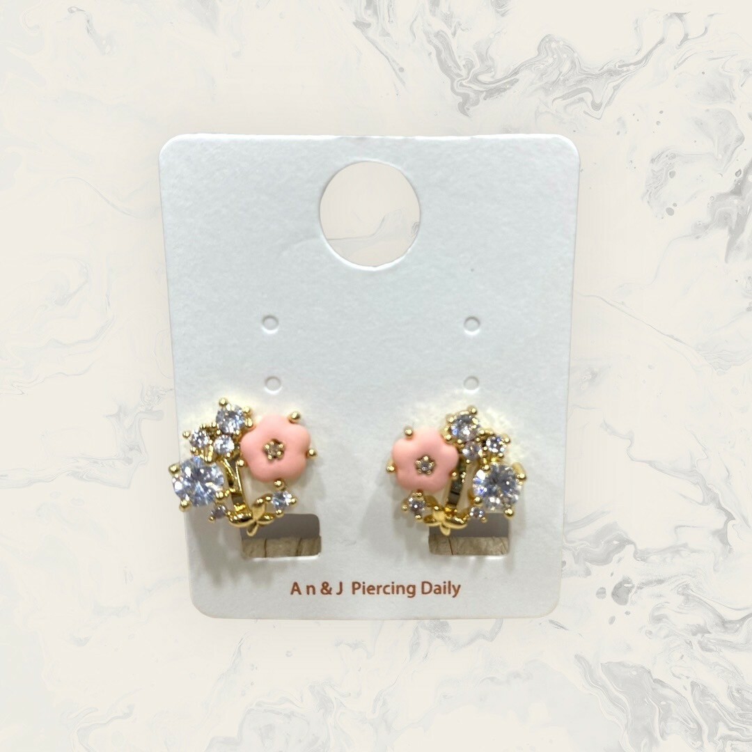 韓國直送-夾式 碎鋯+粉五瓣花+小金蝴蝶花束 鍍14K