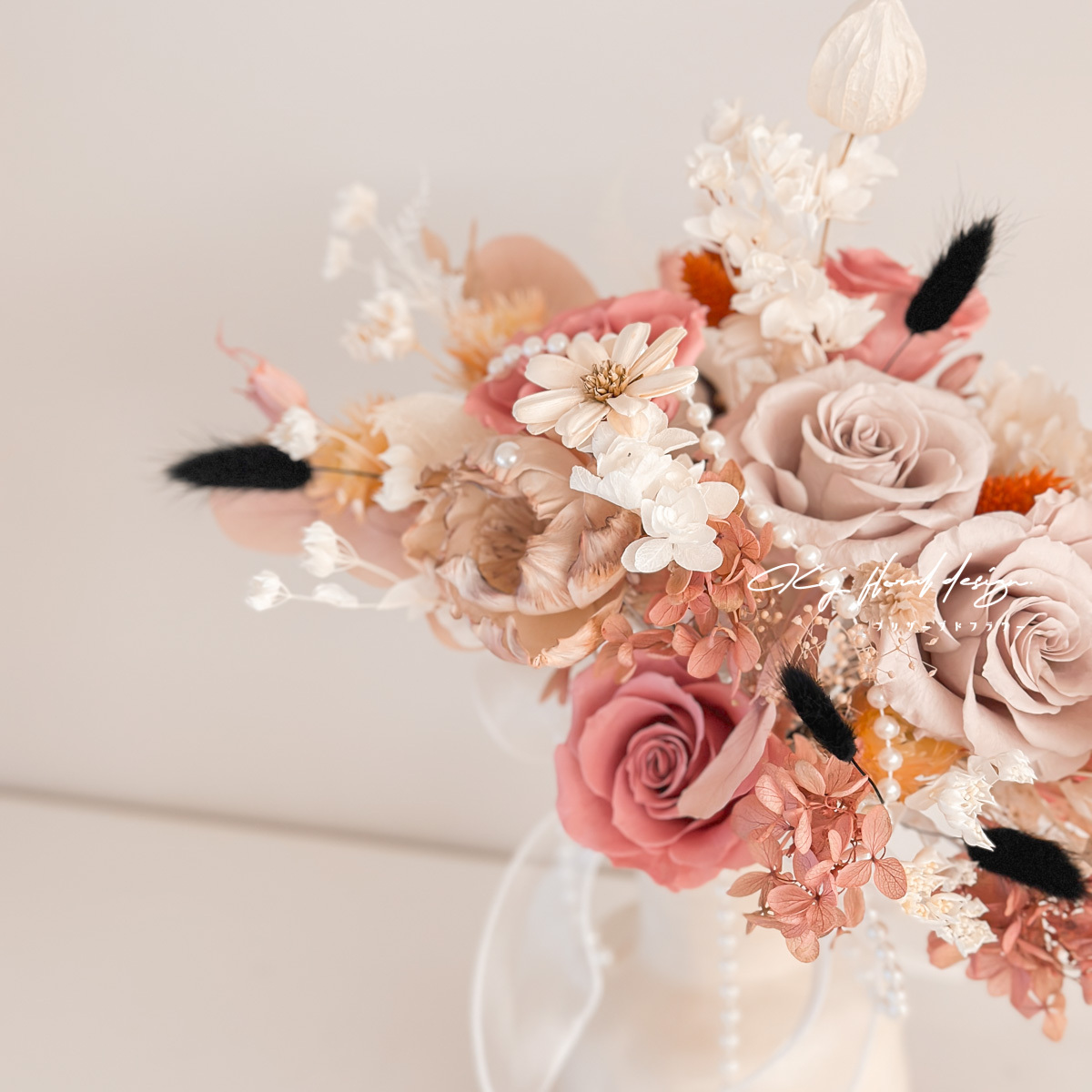 山茶粉褐永生手捧花－L號