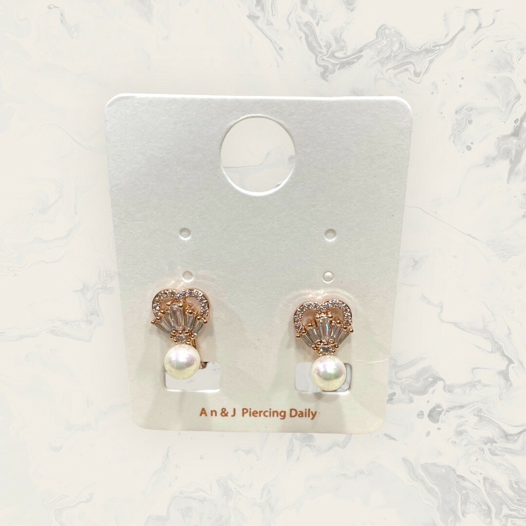 韓國直送-夾式 上線鋯框中排列梯鋯愛心下珍珠 鍍14K