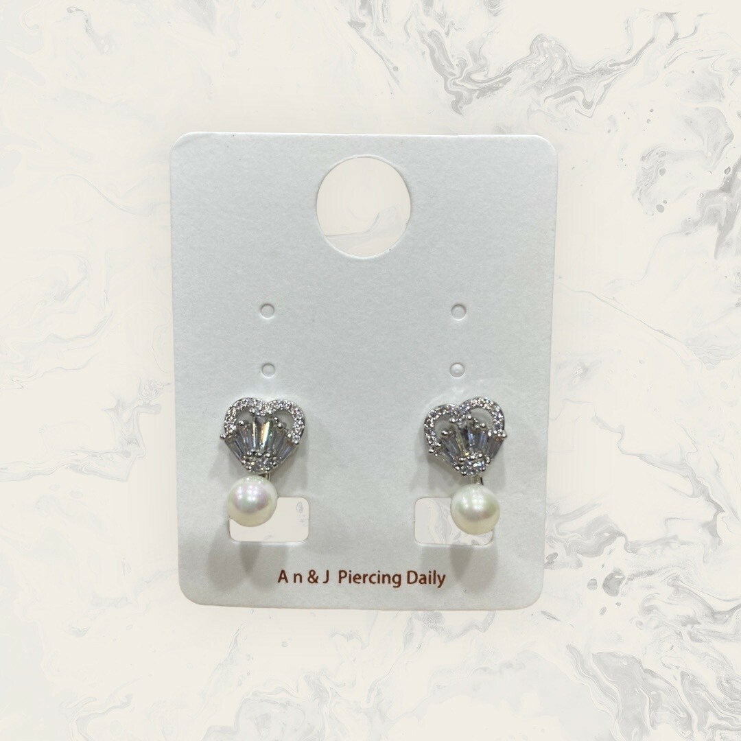 韓國直送-夾式 上線鋯框中排列梯鋯愛心下珍珠 鍍14K