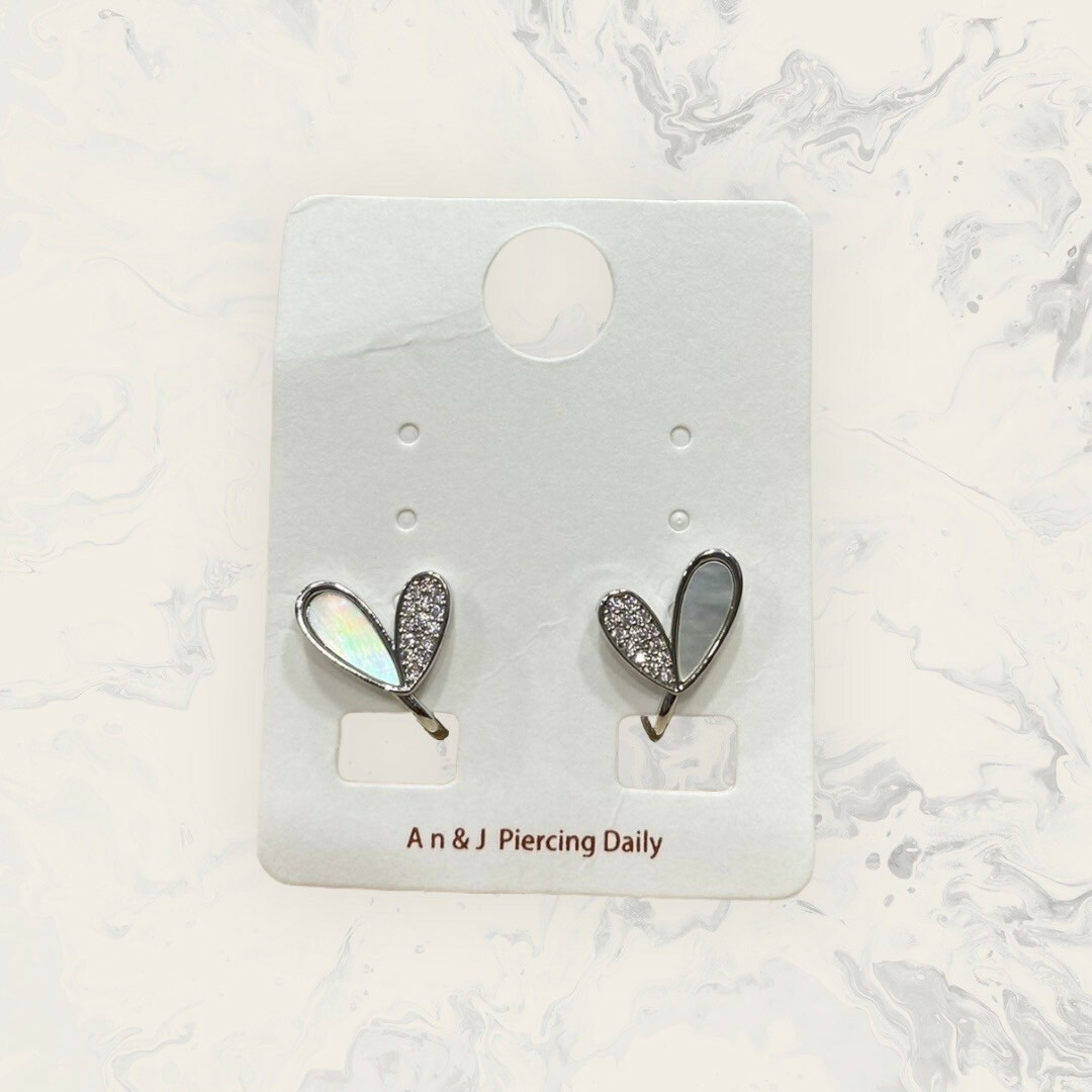 韓國直送-夾式 半貝殼面+半滿鋯愛心 鍍14K