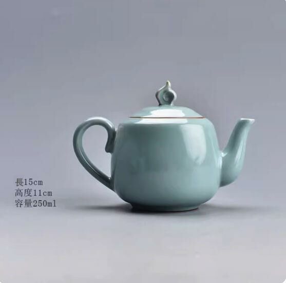 Popular ceramic teapot (Ruyi Ruyi Pot)