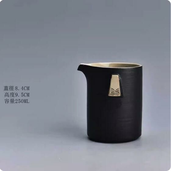 The popular tea-making tea dispenser fair cup (wave black fair cup)