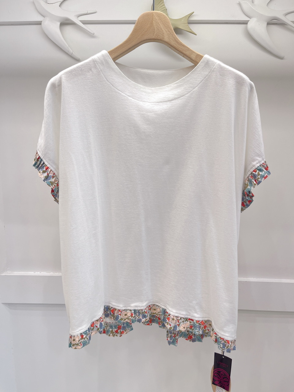 素面花布荷葉邊衣