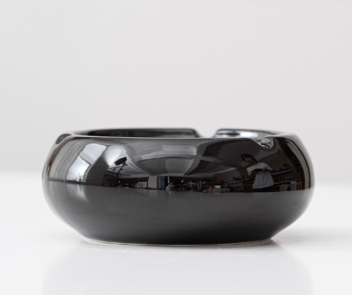 New ashtray (ink round ashtray---glossy black (without cover))