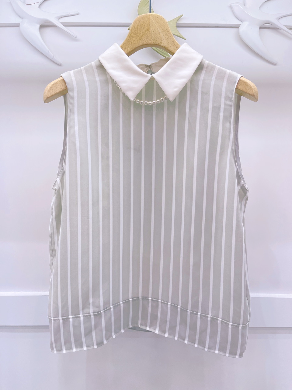 直條無袖珍珠鍊上衣