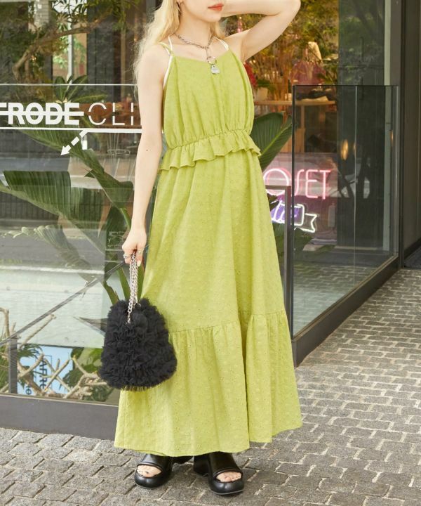 鏤空刺繡腰部荷葉邊吊帶連身裙