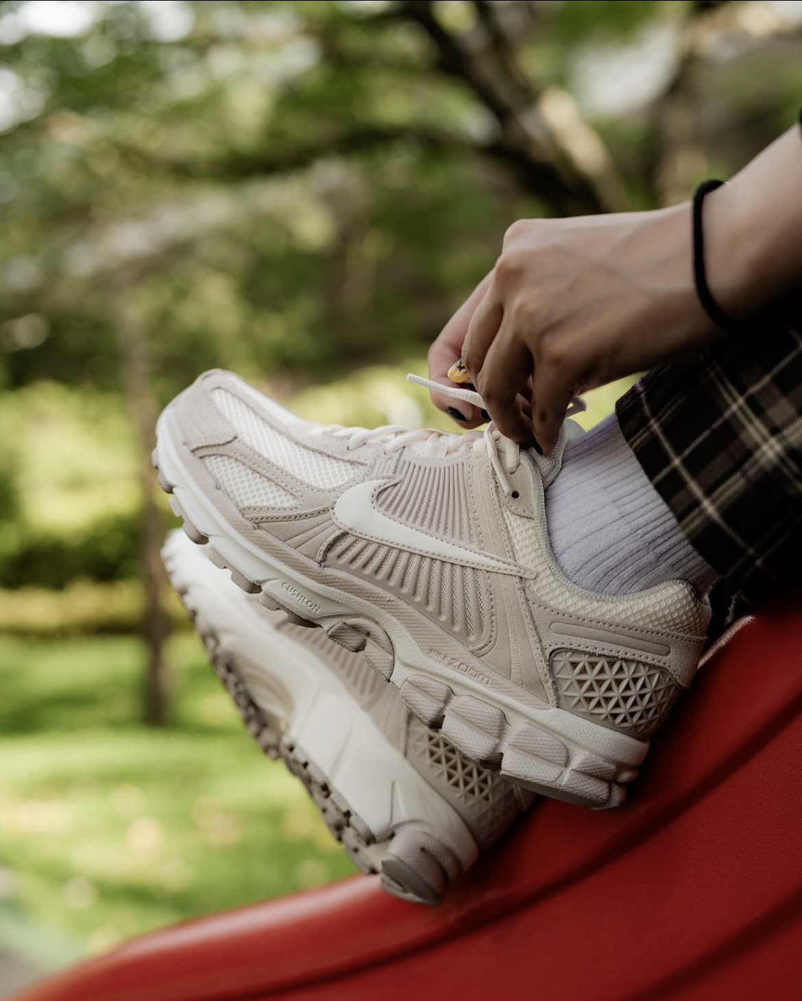 <快速出貨> NIKE Zoom Vomero 5  V5  復古米奶茶 (HF1553-100)