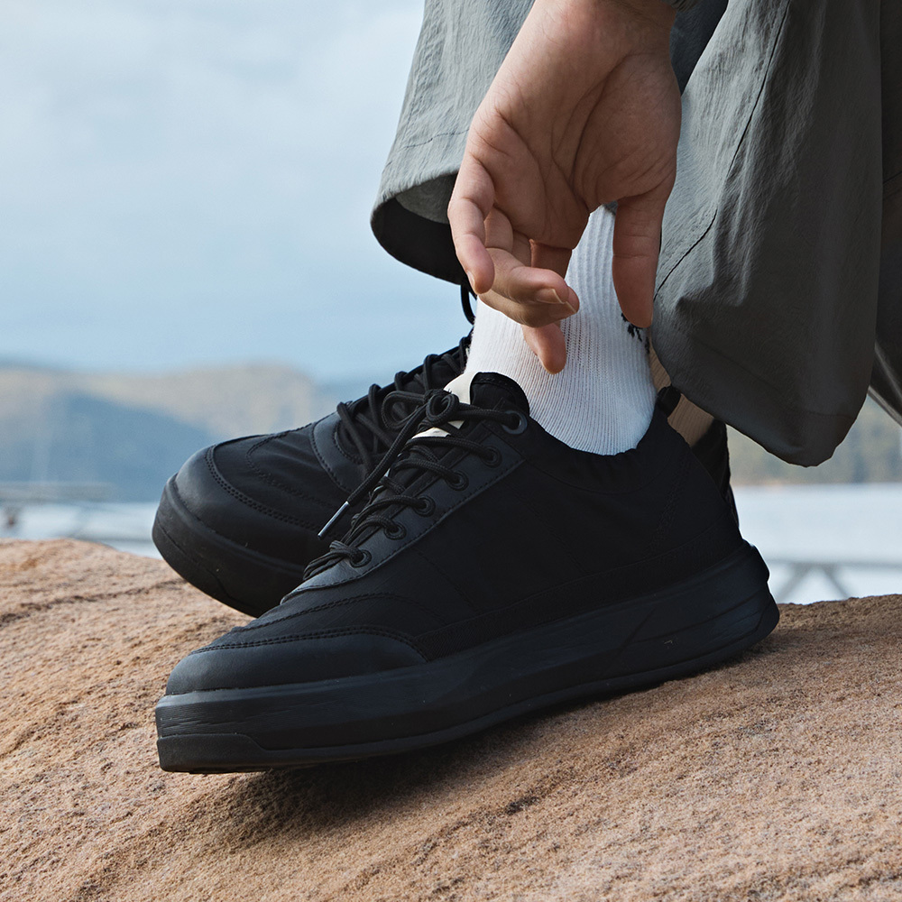  PEAK★BUDDY 3 SNEAKERS★兼用★2色 Women's Cloudventure Peak 3 | Orange & Undyed | On United States