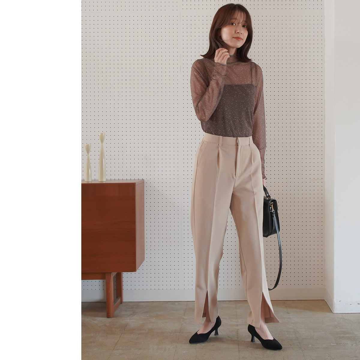 V 型剪裁尖頭高跟鞋 女鞋