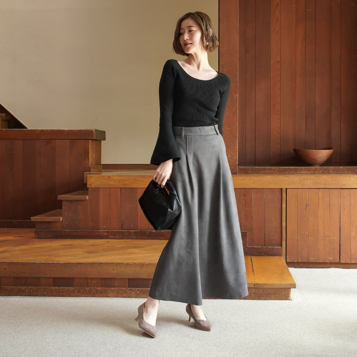 V 型剪裁尖頭高跟鞋 女鞋