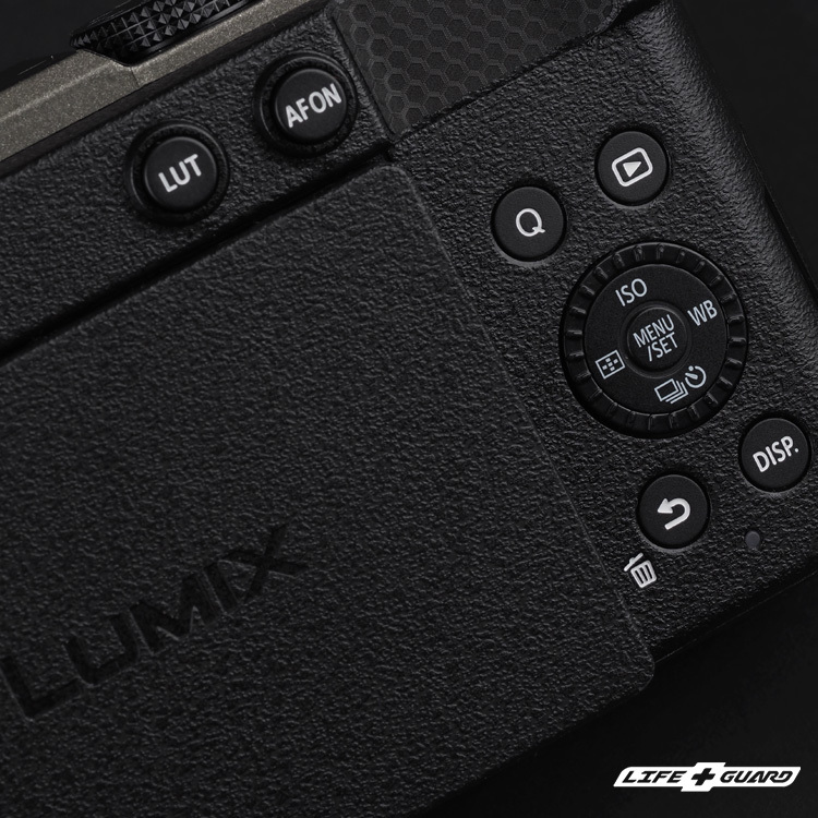 LIFE+GUARD 相機貼膜側面安裝示意，適用 Panasonic LUMIX DC-S9