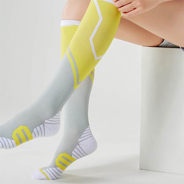 日本TSK 運動壓力襪運動戶外騎乘肌能襪小腿襪健身瘦腿彈性襪足球襪 (P3933)