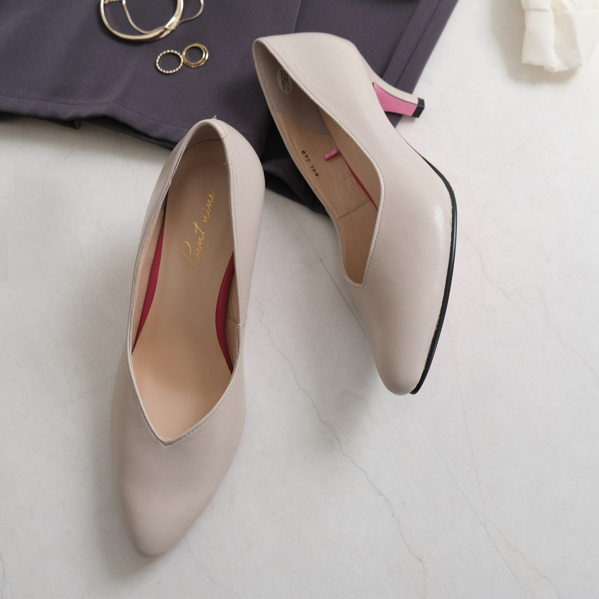 Point nine日本製真皮女用低調粉色鞋底尖頭V 形剪裁高跟鞋6公分