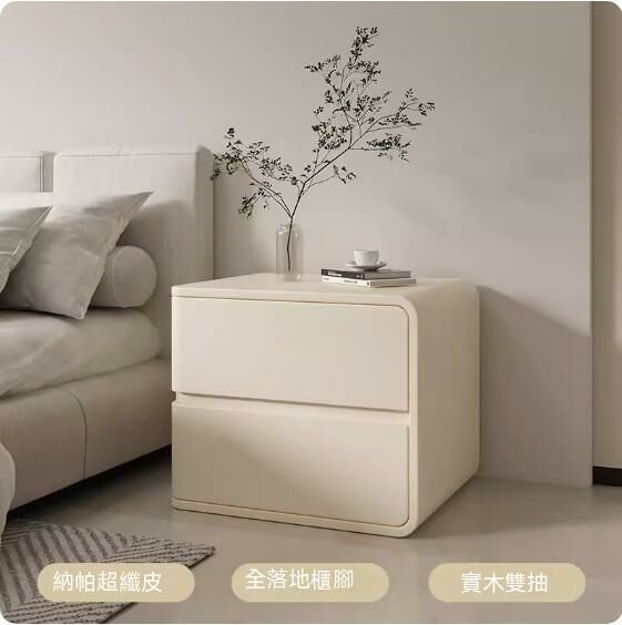 熱推奶油風實木床頭櫃（米白色右款）（尺寸：長45x寬40x高47cm）