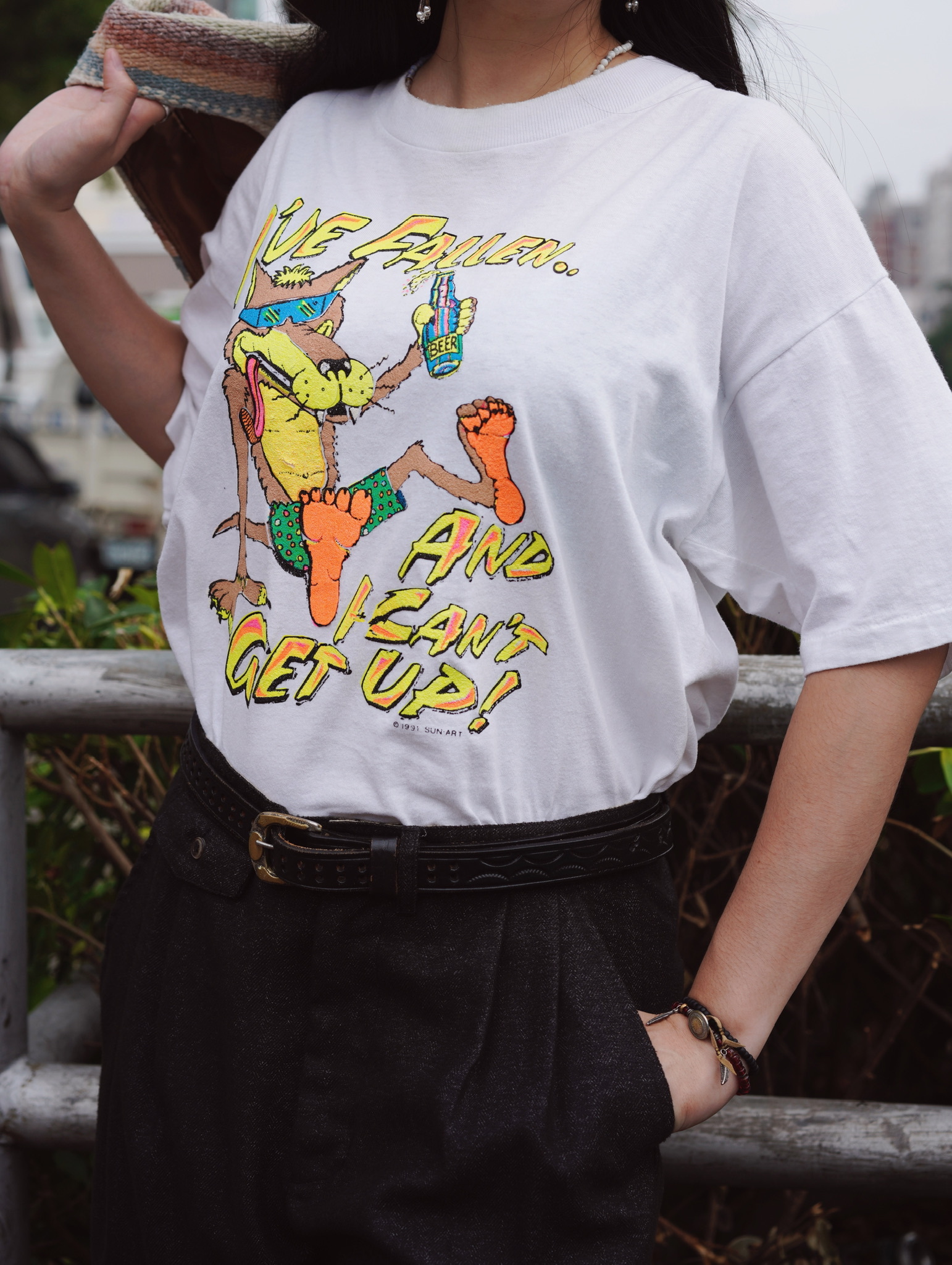 90s Vintage “ Fallen wolf ” T-shirt  / 美國製喝醉野狼古著短踢