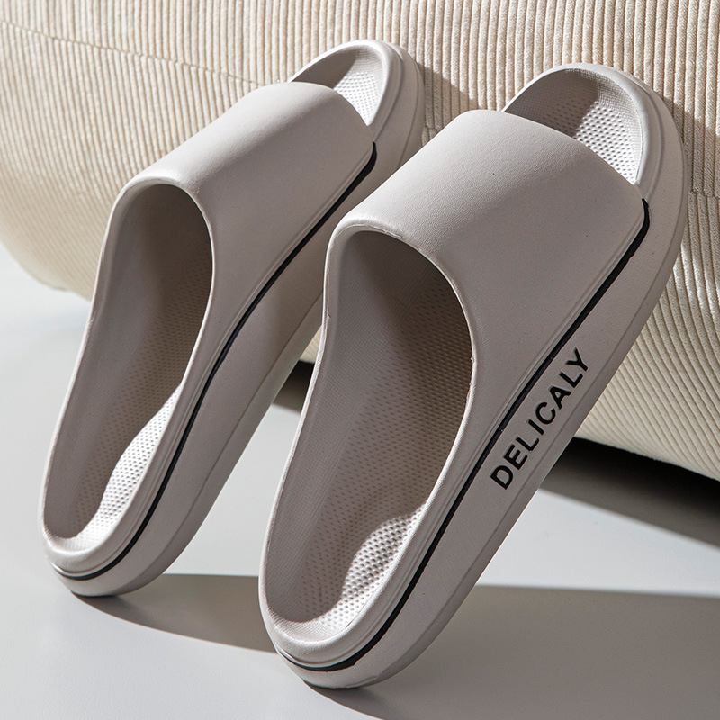 Popular home non-slip soft-soled slippers (40-45 sizes, gray) [please contact customer service to confirm the delivery size after placing the order]