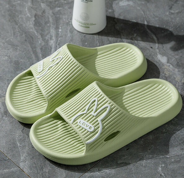 Popular non-slip thick soft-soled slippers (green - [rabbit]) [size 36-41] [contact customer service after placing the order to confirm the delivery size]