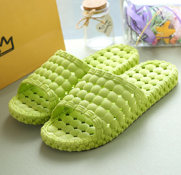 Popular thick soft-soled plastic PVC slippers (lime green) [size 36-41] [contact customer service after placing the order to confirm the delivery size]