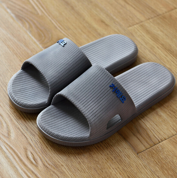 Popular indoor PVC anti-slip slippers (grey) [40-45 sizes] [Contact customer service after placing the order to confirm the delivery size]