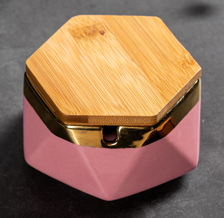 Hot push ashtray (gold European style ashtray - pink (with lid))