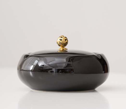 Hot tea bowl and tea set (ink round ashtray---glossy black (with lid))