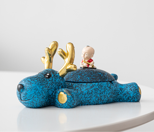 Hot push resin ashtray home decoration (cartoon deer-ashtray with lid [shepherd boy])