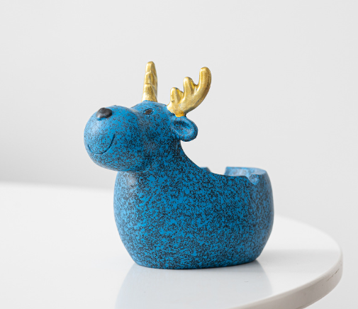 Hot-recommended resin ashtray home decoration (cartoon deer--ashtray [special price])