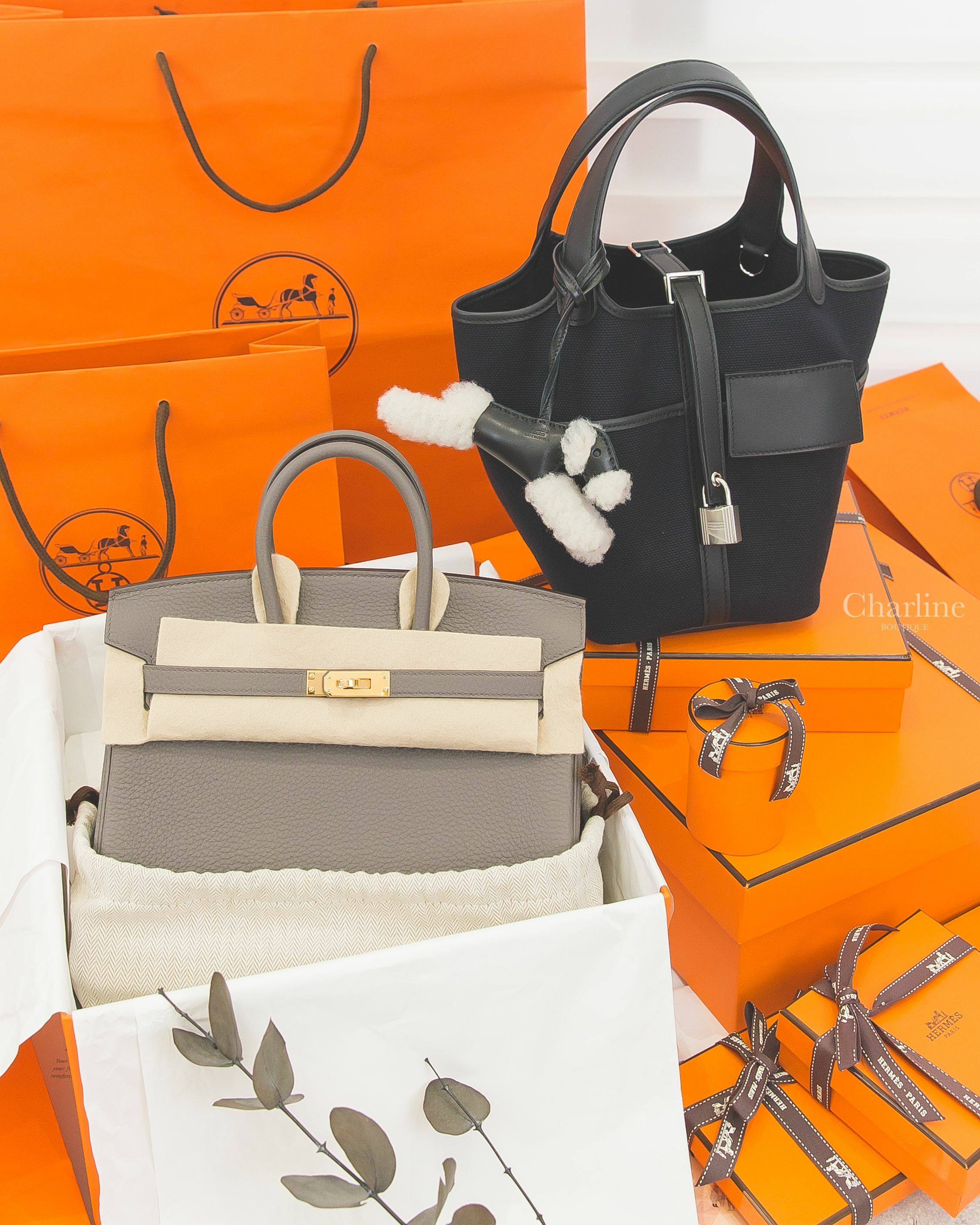 Hermès Birkin 25cm 錫器灰金釦,Hermès Budy Charm 黑色羊毛獵狐梗犬吊飾,Hermès Picotin Lock 海洋藍帆布拼黑色牛皮銀釦-Charline Boutique 精品代購