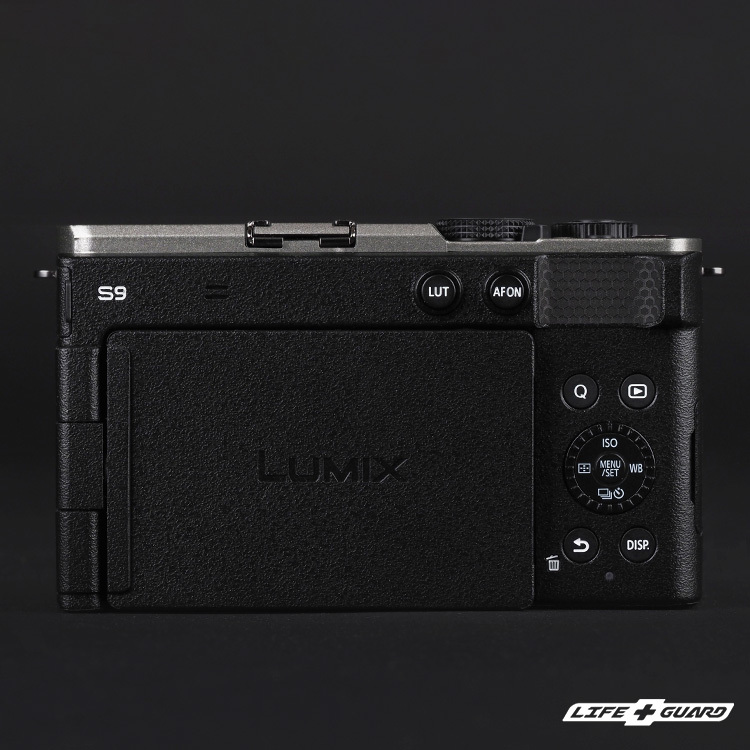 LIFE+GUARD 相機貼膜背面安裝示意，適用 Panasonic LUMIX DC-S9