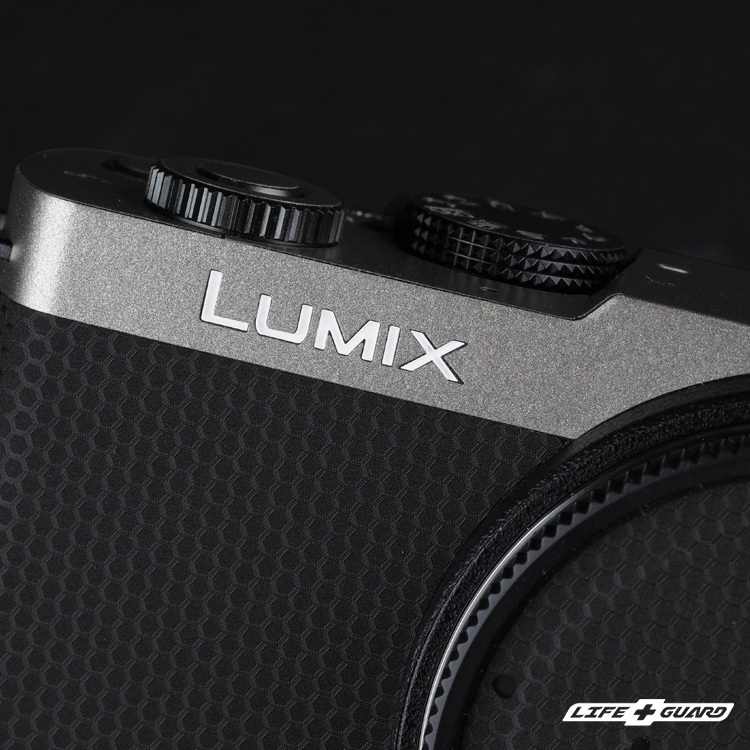 LIFE+GUARD 相機貼膜安裝示意，適用 Panasonic LUMIX DC-S9