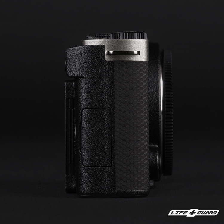 LIFE+GUARD 相機貼膜側面安裝示意，適用 Panasonic LUMIX DC-S9
