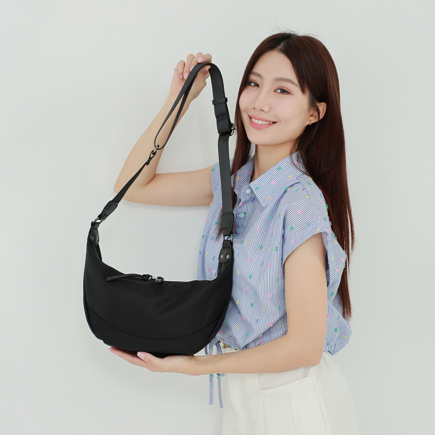 A888-熱銷破千!!實用主義者多內袋半月包