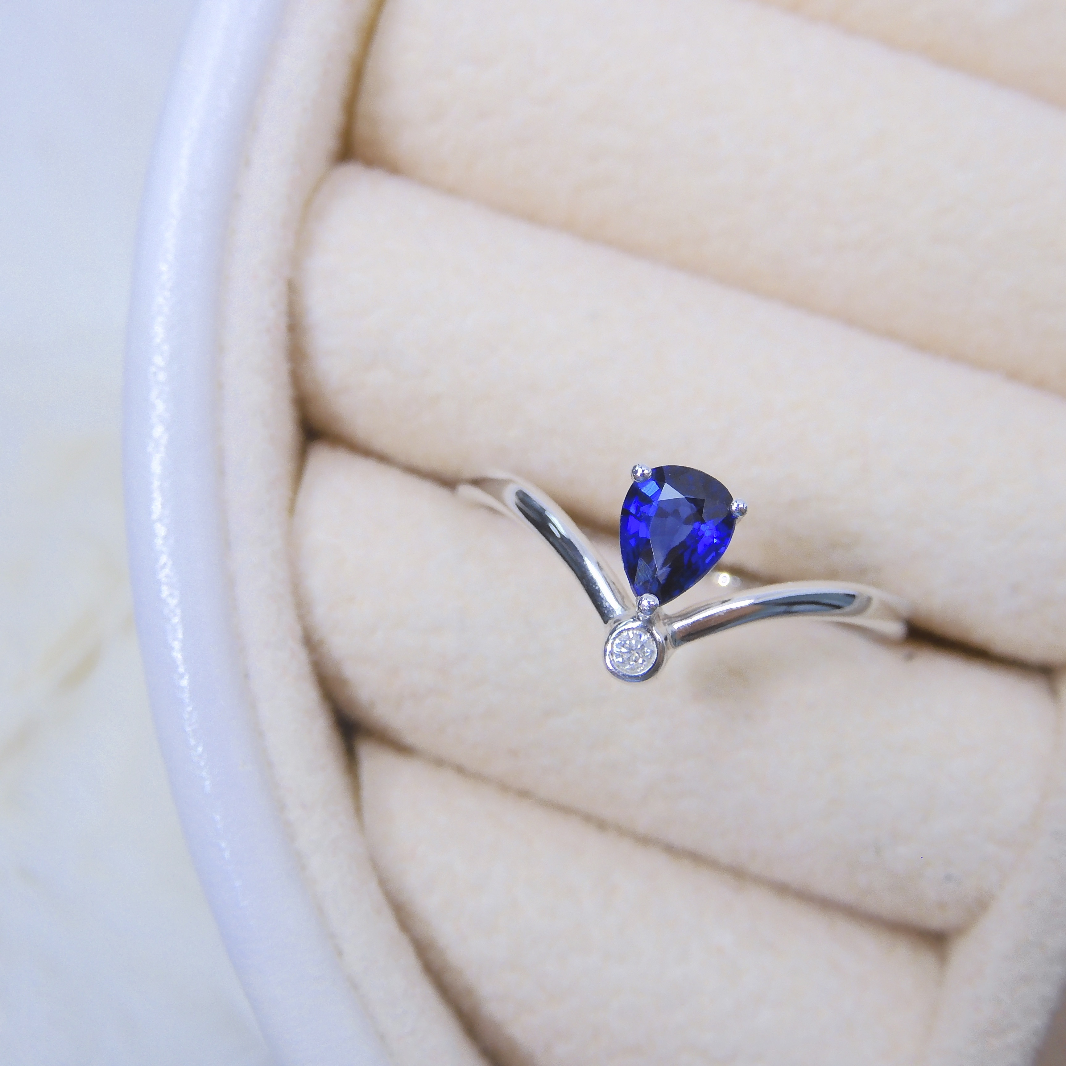 18K金 0.45ct 藍寶石戒指