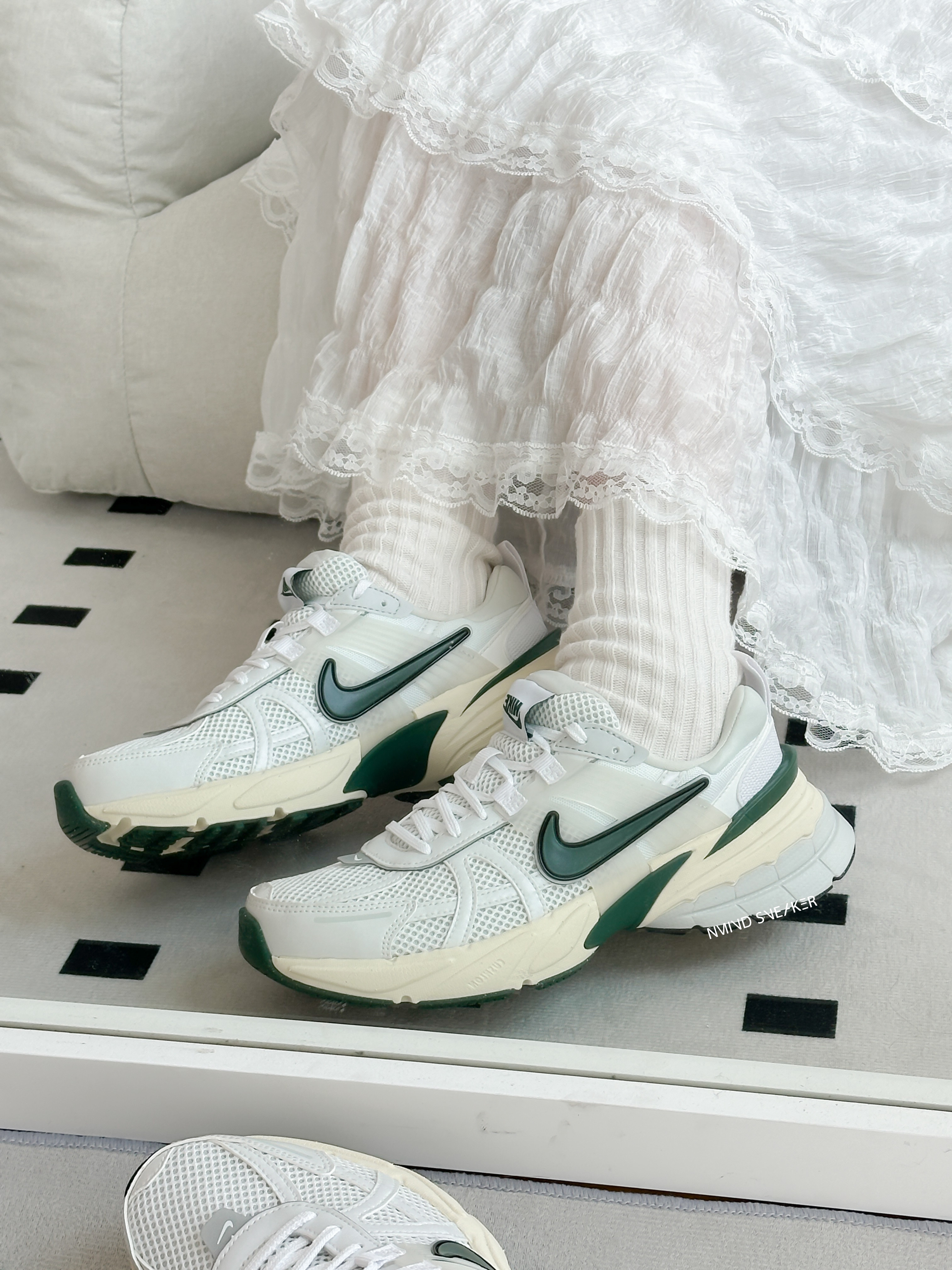 Nike V2K Run 復古米綠 (FD0736-101)