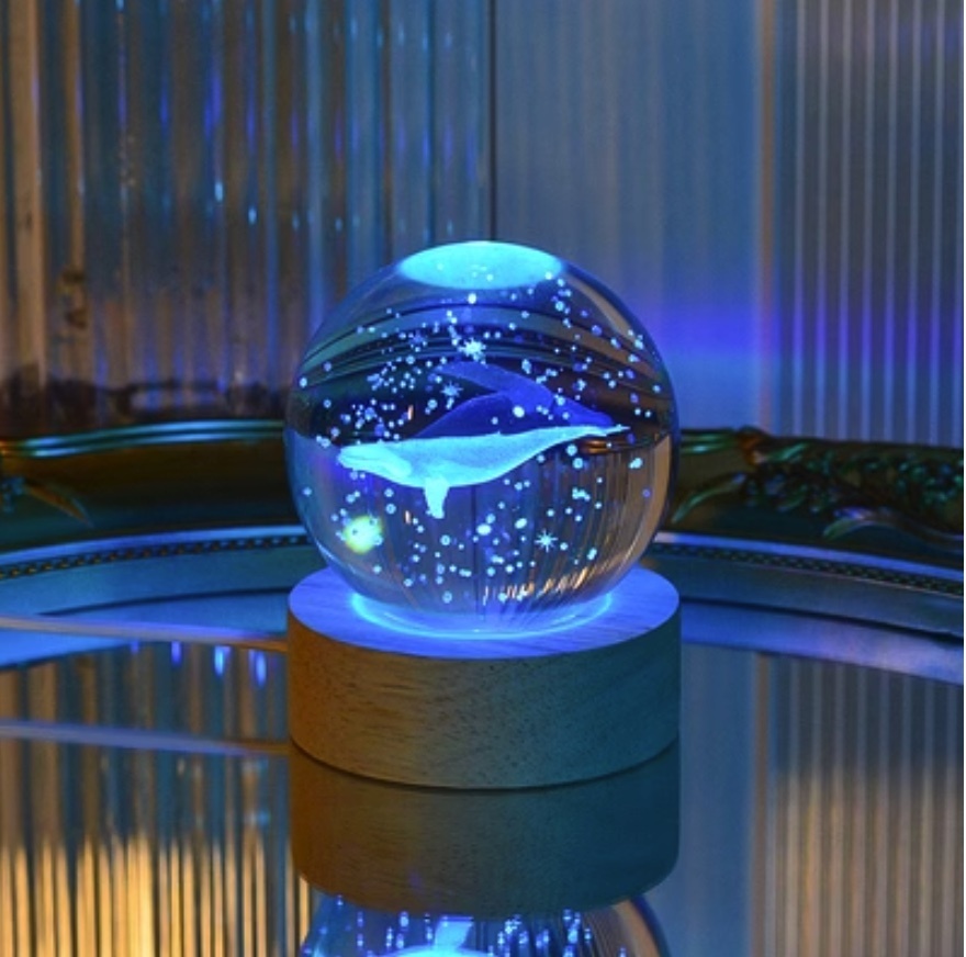Popular creative crystal ball night light ([remote control + 16 colors + USB plug-in] whale)